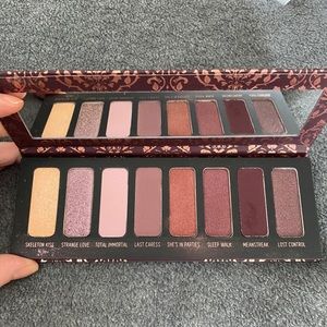 MELT she’s in parties eyeshadow pallet